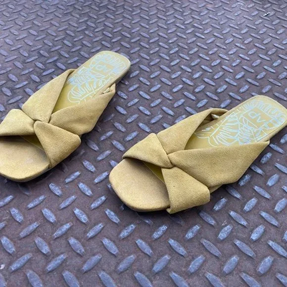 Dolce Vita Women Flat Sandal Yellow Suede Flat Ladies Shoes Size 8 - Picture 4 of 9